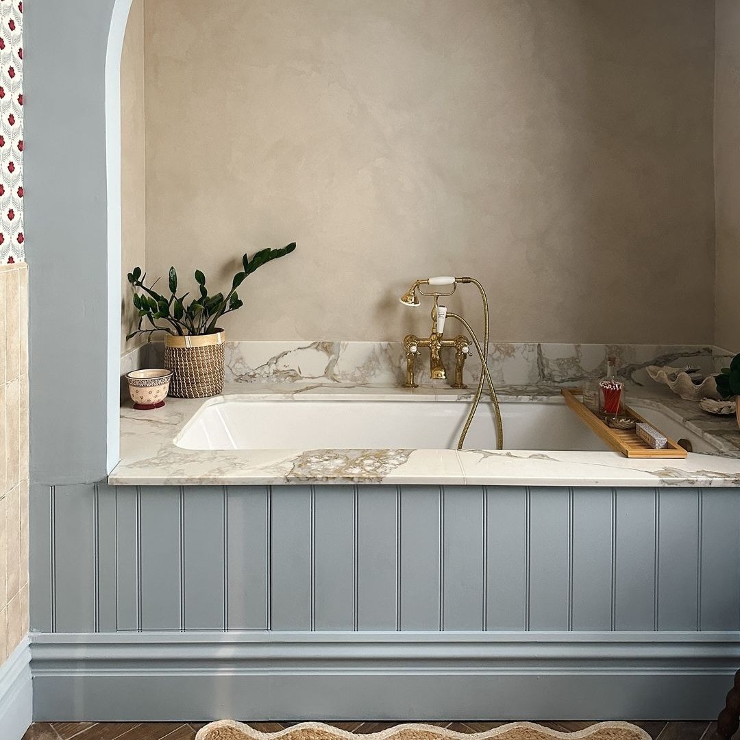 It's not just about kitchens here at Purple! Check out this stunning quartz bath surround we completed. Elevate your bathroom with the beauty and durability of quartz.

#bathroominterior #bathroomrenovation #dreambathroom #bathroominspo #bathroomdecor #bathroomgoals #bathroom