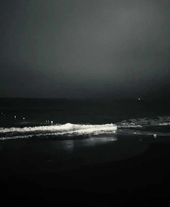 disialdebate's tweet photo. 夜の海🌊 https://t.co/fiof5qLkdt