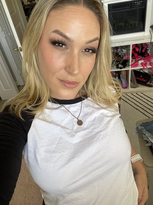 Flashback Friday! From 2016- today. More memories going up on my Fansoda and Onlyfans https://t.co/f<a href="/tag/mvsales"class="tags"><span>#mvsales</span></a>