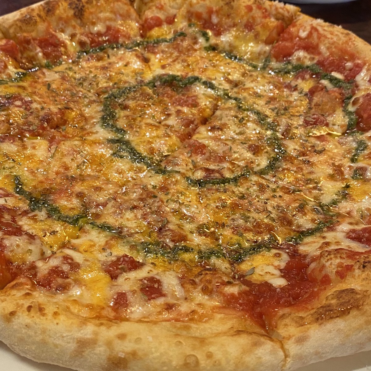 Tamra_Foodmap's tweet photo. [부천/송내] 뚝배기이탈리아
뚝배기 파스타가 시그니처인 비스트로!
뚝배기파스타 메뉴 전부 시켜봤는데 뽀르노(토마토) 디마레(크림) 봉골레 모두 존 맛
파스타면은 알단테보다 푹 익힌 부드러운 식감이에요
마르게리따 피자도 만족스러웠지만 파스타를 더 추천합니다!
저는 디마레가 제일 맛있었어요 https://t.co/F8zOzA8HIs