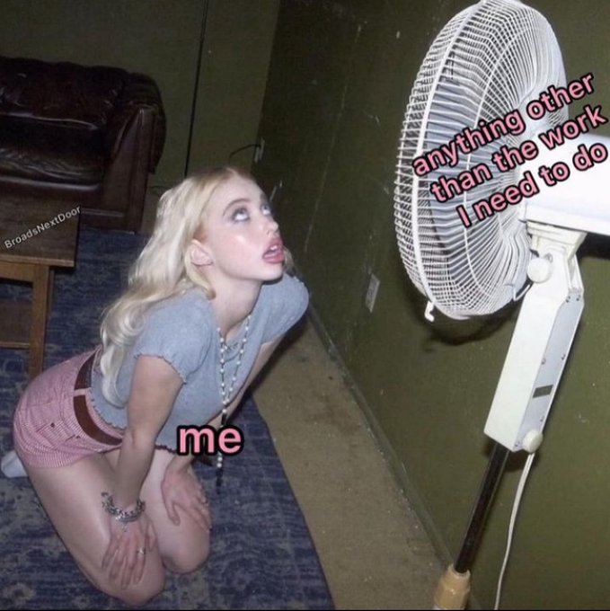 GM Friday morning let&rsquo;s get this stupid bread that I don&rsquo;t even stupid want 😭 https://t.co/qG2yyNghj