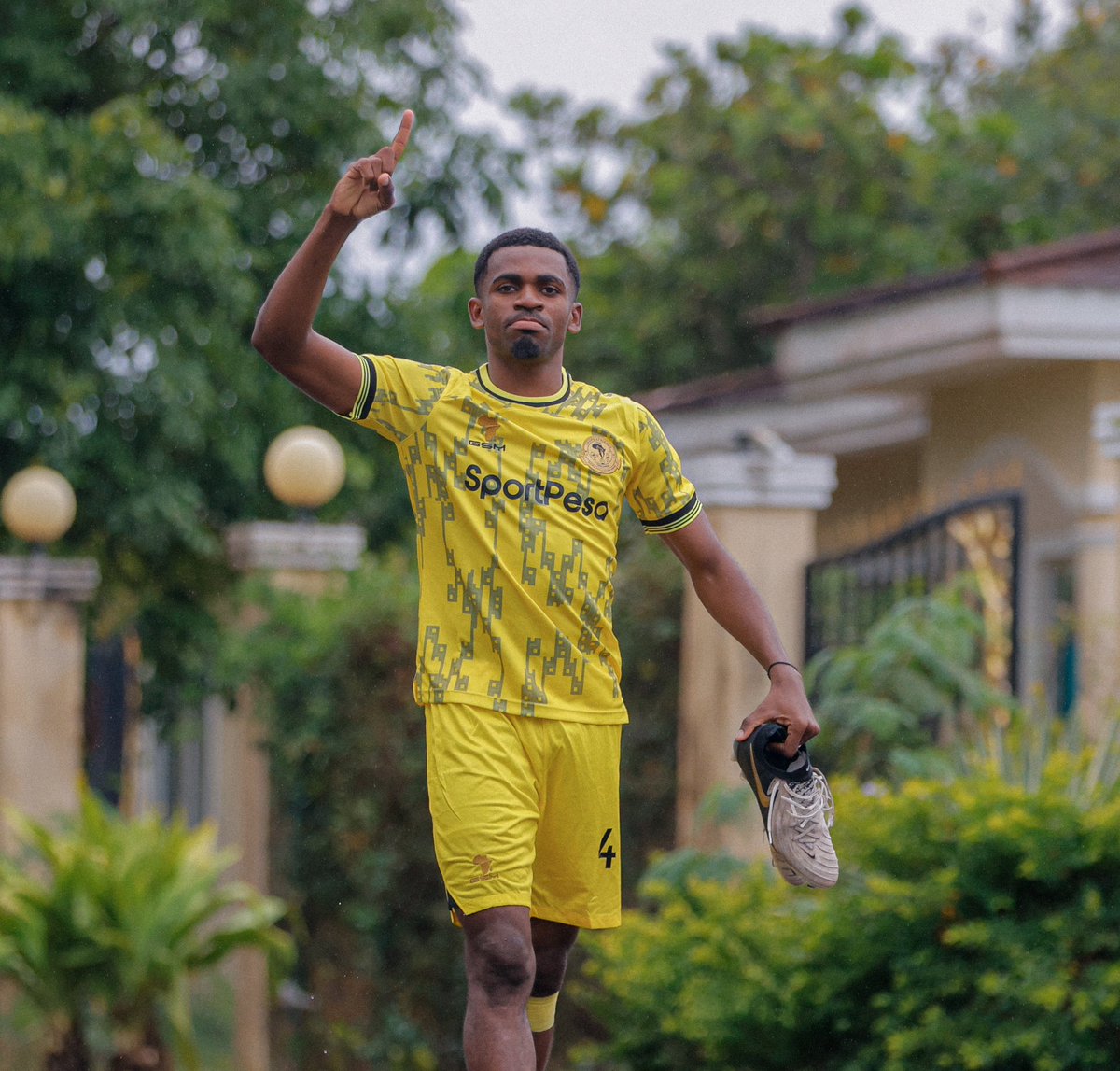 YoungAfricansSC's tweet photo. Muda wa 𝐓𝐈𝐙𝐈🔰💪🏽 #PreSeason 

#TimuYaWananchi 
#DaimaMbeleNyumaMwiko https://t.co/EsTVInPs5x