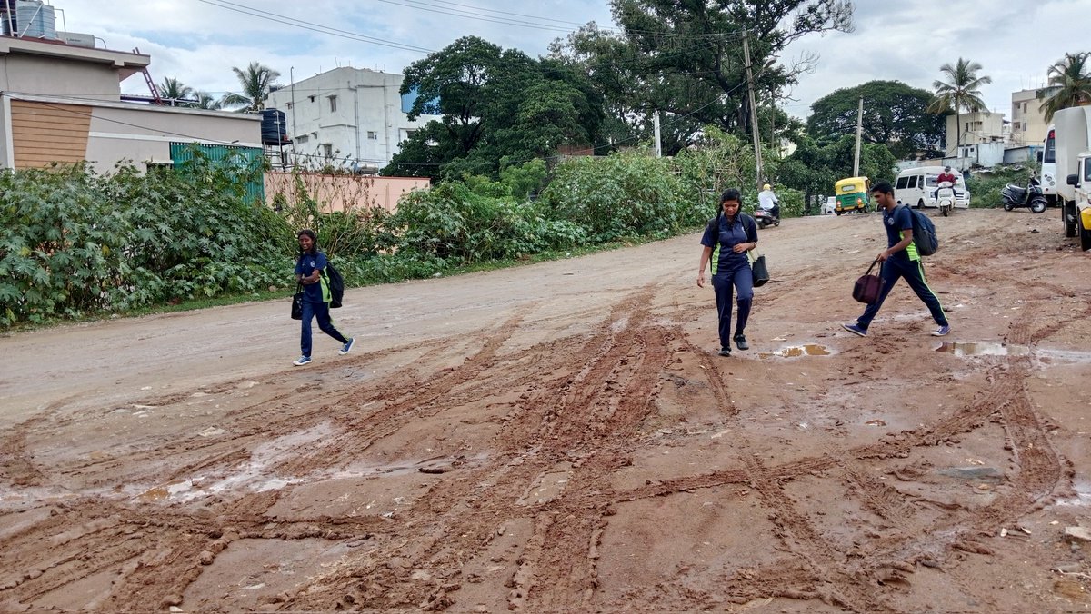 by2_coffee's tweet photo. Dear @Bbmpcares,
Please listen to the children,
and demonstrate civics in action.
Let's set an example,
and inspire tomorrow's citizens.
https://t.co/YShpcdjPXD
ಇಂದಿನ ಮಕ್ಕಳೇ ನಾಳಿನ ಪ್ರಜೆಗಳು. @CMofKarnataka
#ward160 #kerekodiroad #hosakerehalli #rajarajeshwarinagar https://t.co/qL5K2x1hRA
