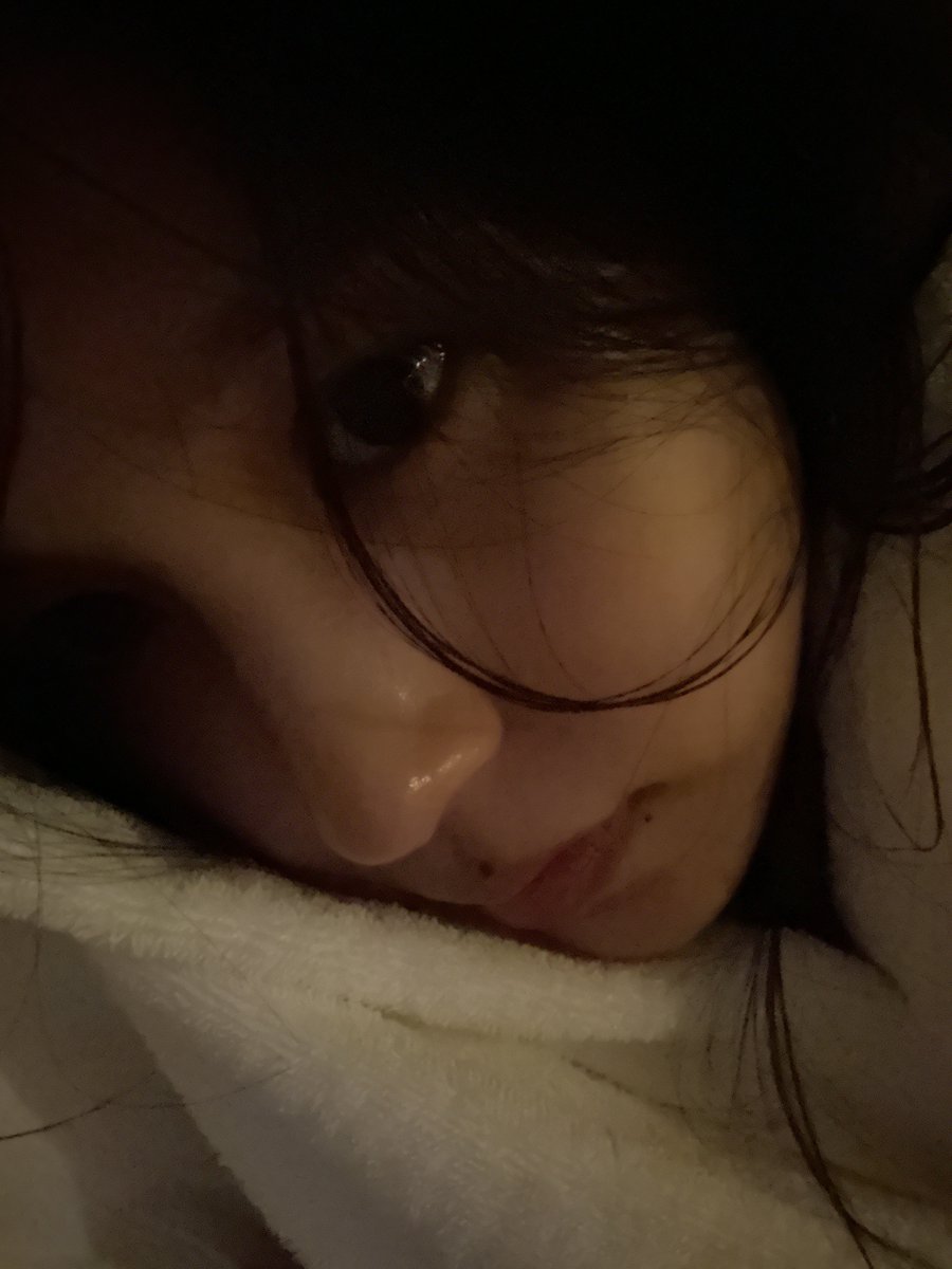 MINA'S GOODNIGHT SELCA OMG??
