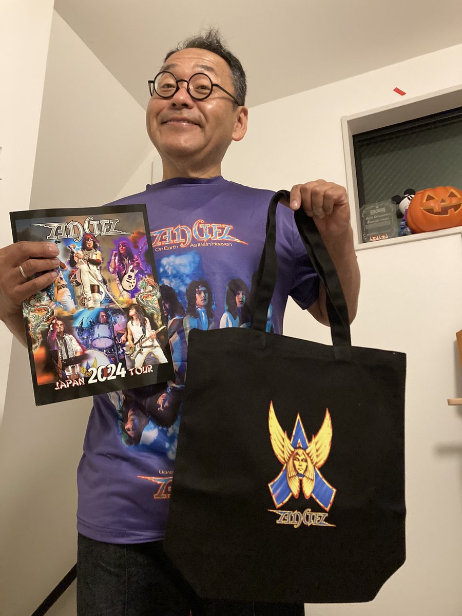 cheaptrack's tweet photo. ANGEL来日公演行って来ましたよ♪
とても素敵で楽しいライブでした、サイクー😄
リズムギターのDannyさんからピック投げてもらいました、
パンキーさんのはピック争奪戦に負けました😭
10代の時に夢中になって聴いたバンドのライブ楽しくて声が枯れてしまった😄
#angelband https://t.co/Gt8OAIoFkM