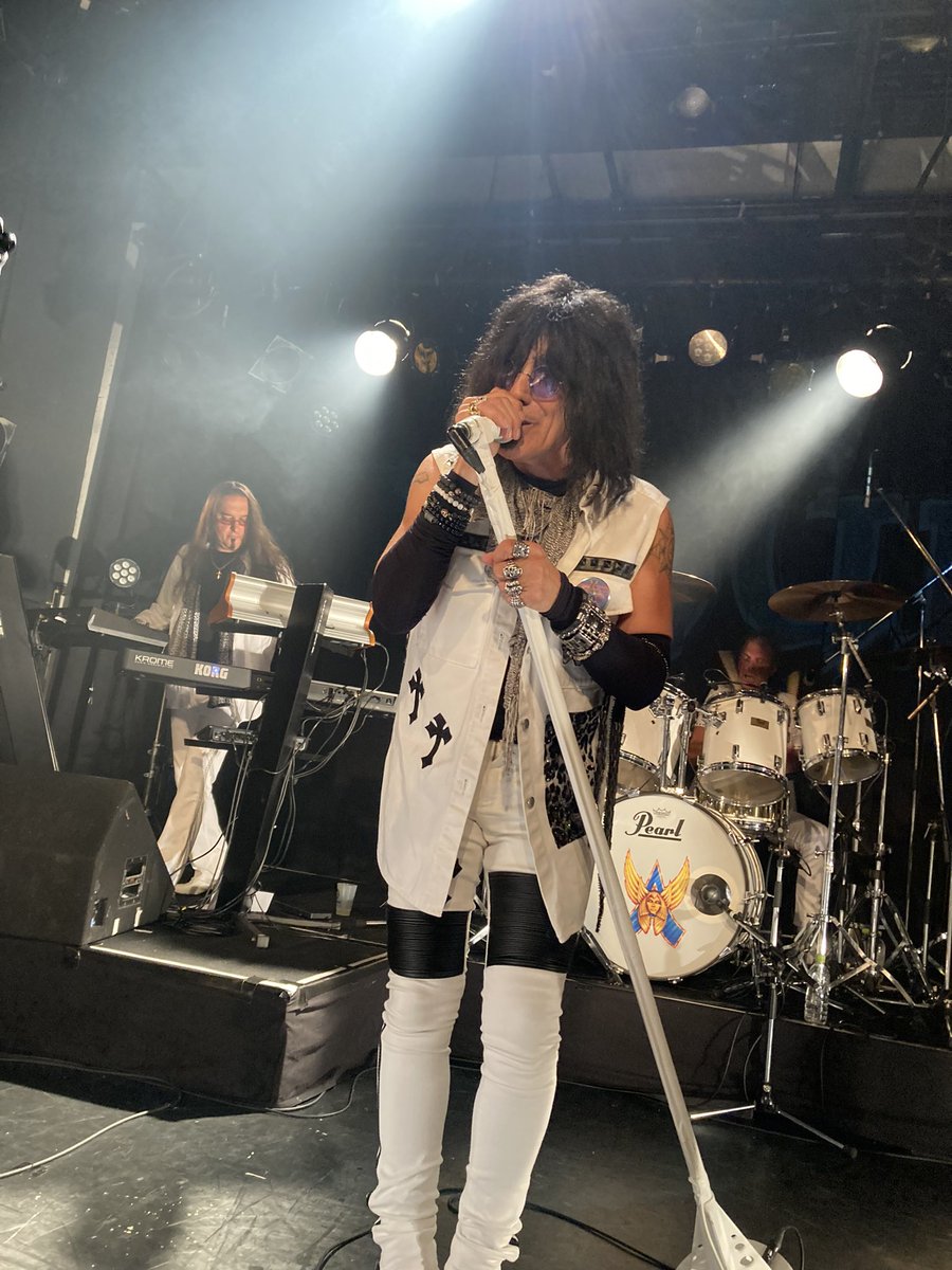 cheaptrack's tweet photo. ANGEL来日公演行って来ましたよ♪
とても素敵で楽しいライブでした、サイクー😄
リズムギターのDannyさんからピック投げてもらいました、
パンキーさんのはピック争奪戦に負けました😭
10代の時に夢中になって聴いたバンドのライブ楽しくて声が枯れてしまった😄
#angelband https://t.co/Gt8OAIoFkM