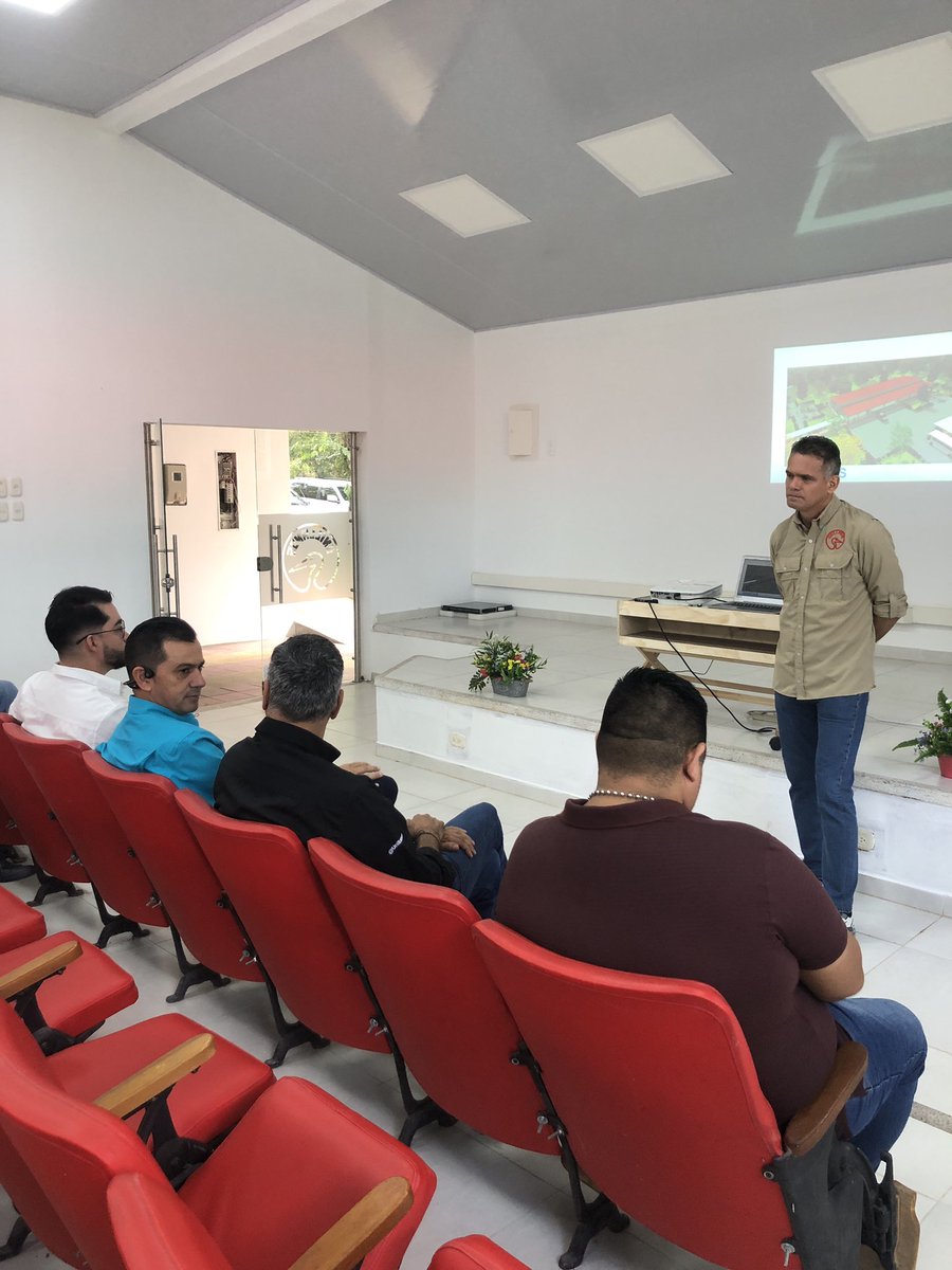 alrestrepometa's tweet photo. Hoy visitamos La Unillanos @unillanos_ sede Restrepo con el alcalde Dani Linares, el secretario de Turismo y el director del Instituto Municipal de Cultura. Escuchamos a las directivas sobre el nuevo proyecto que quieren desarrollar en esta sede. https://t.co/lwv9G1dCwu