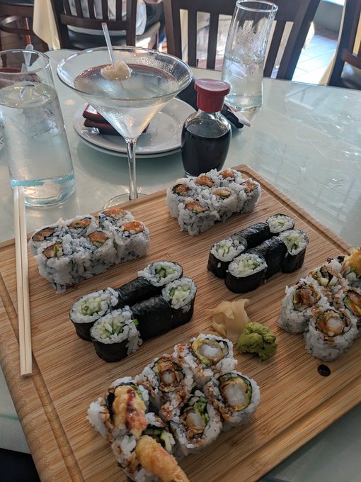 The domme --> the dinner. Reimburse my little treat at $TheZare on cash app (also lychee martinis are<a href="/tag/musclewomen"class="tags"><span>#musclewomen</span></a><a href="/tag/musclemommy"class="tags"><span>#musclemommy</span></a>