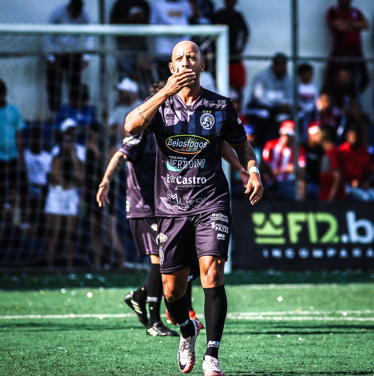 Willianlimab's tweet photo. No final de semana passado, fui feliz em marcar mais um gol na maior copa de São Paulo de futebol de várzea ⚽️
Estamos agora nas quartas de finais, entre as 8 melhores equipes!
Até aqui, já foram 2 ⚽️⚽️e 3 🅰️assistências em 6 jogos!
Toda honra e glória pra Deus.
Gol para ela ❤️💋 https://t.co/4T2NUhseQt