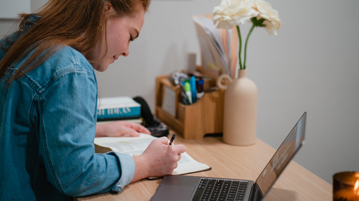 SWBTS's tweet photo. Meet Sarah Gaw, a recent #SWBTS graduate. She chose the Master of Arts in Christian Education because it provides a "well-rounded training for ministry." Sarah works at her church as the Women's Associate for College &amp; Young Adults.
Learn more and apply at https://t.co/8PuxAsrfak https://t.co/xDPjzqnxx0