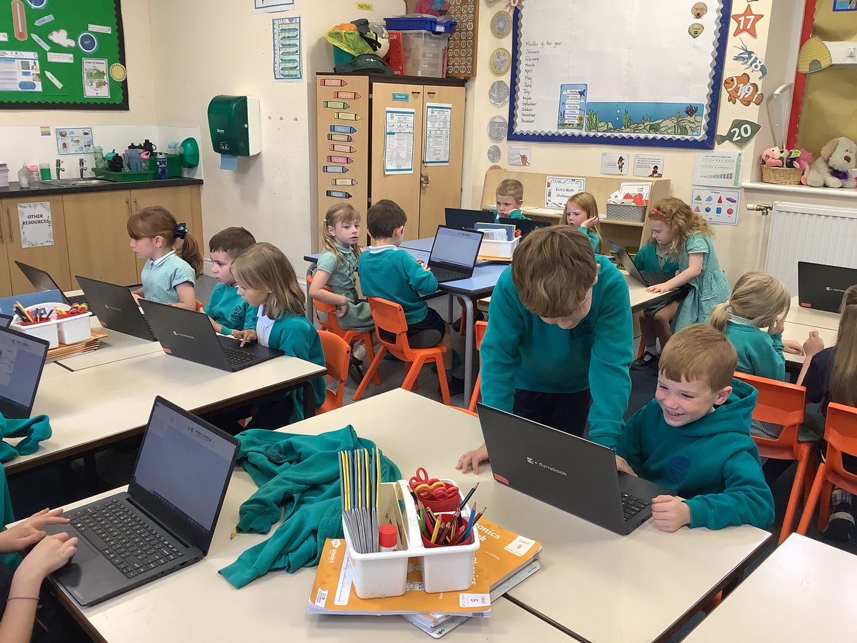 AckworthHoward's tweet image. Class 1 have enjoyed their computing lesson this week. We have all mastered logging on and off and opening different app’s. Linked with our school value of creativity this term, children had fun creating something on the paint app. Well done everyone! #AckworthHowardComputing