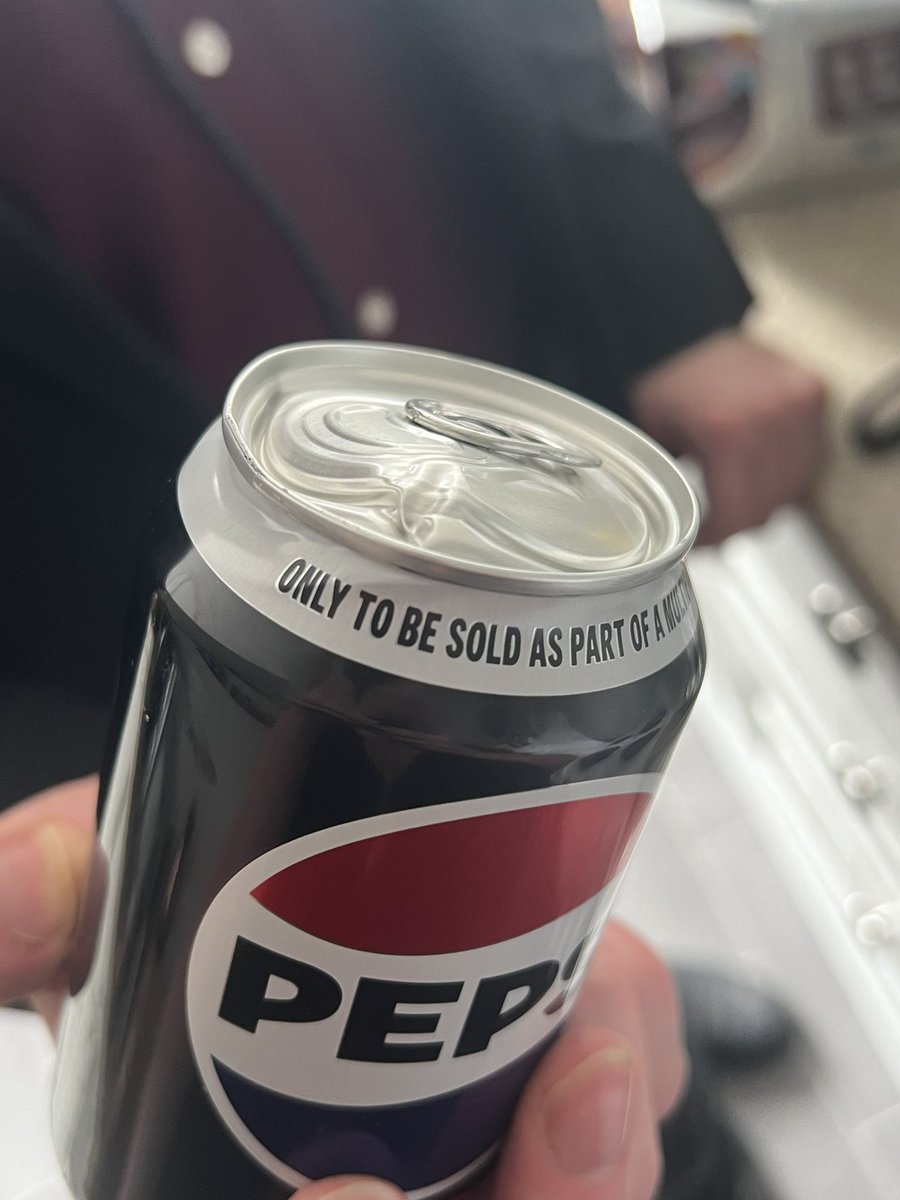 Emma_mehh's tweet photo. @pepsi what is this?? 😭
have to get into our drink with a hammer haha- https://t.co/NBPPrbiN5f