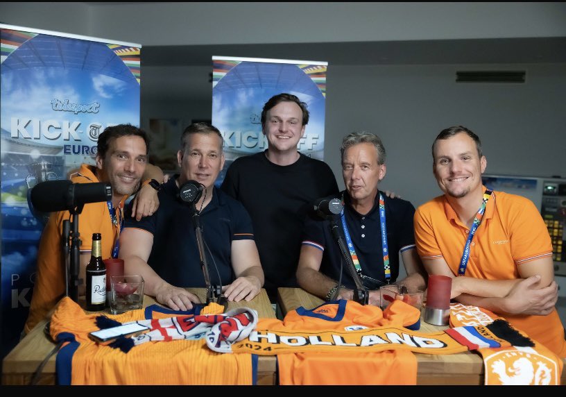 MikeVerweij's tweet image. Prachtige tijd gehad in Duitsland met @PimSedee, Valentijn #Driessen, @DimitriKoopman, @heinkeijser en de niet op de foto staande @JeroenKapteijns. Bedankt, trouwe luisteraars van de podcast 🎙️voor alle leuke reacties. 🦁