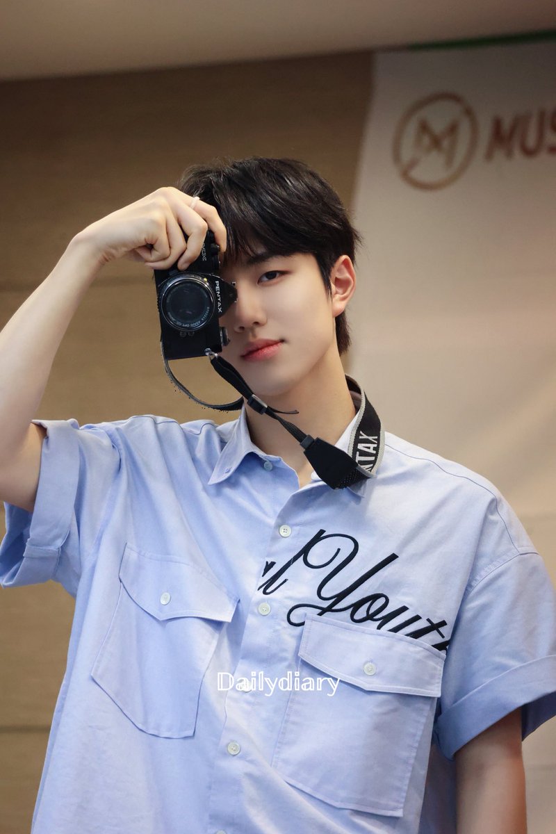 240622 HQ
서로📸️

#박지후 #PARKJIHOO
#이븐 #EVNNE