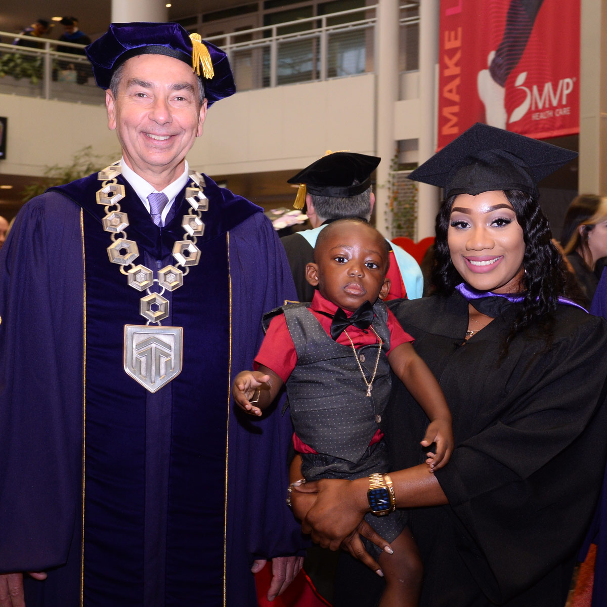 PresSchejbal's tweet image. 🎓✨ So excited to greet our amazing graduates and snap some fun photos before commencement! Swipe to see all the smiles and celebration! 📸🎉#ExcelsiorProud #Commencement2024