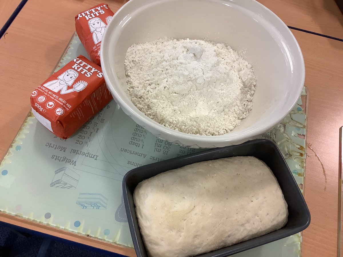 Overthorpe_Acad's tweet photo. Kestrels had a fabulous time this morning making their bread which was kindly donated by Kitty Tait
The children - and staff- had an excellent time consuming it!
#breaducate #gratefullyreceived https://t.co/q0ZSzy7MjG