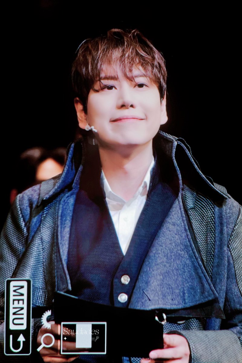 Saudades_8823's tweet photo. 240712 프랑켄슈타인 커튼콜 pre

아니근데 조규ㅁ..?

#규현 #KYUHYUN 
#규현아_사랑해 https://t.co/HPQRV8JFTs