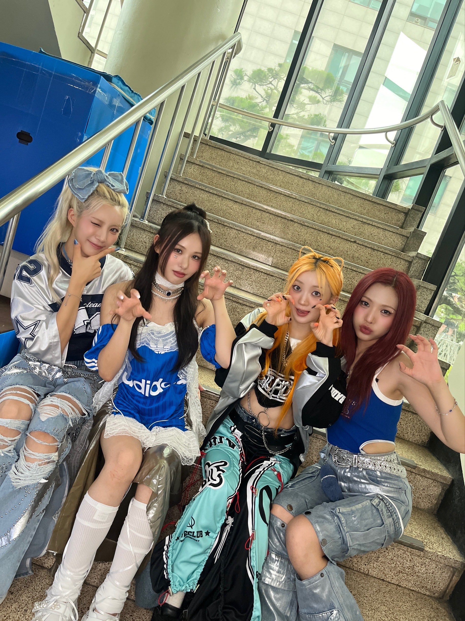 GSSywznaIAAR4xZ?format=jpg&name=4096x4096