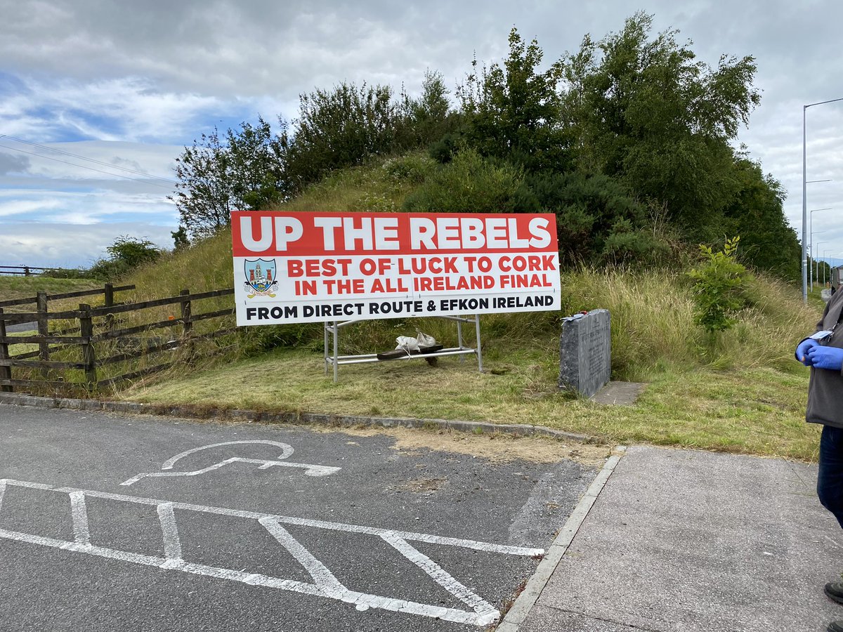 iwillyeah_bai's tweet photo. Roll on Sunday week! #UptheRebels 
@M8Fermoy @OfficialCorkGAA @CorksRedFM @BigRedBench https://t.co/tioP6GSKEm