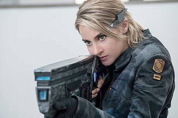 thngergames's tweet photo. distopia adolescente é o melhor gênero de filme https://t.co/4TYDwpinsL