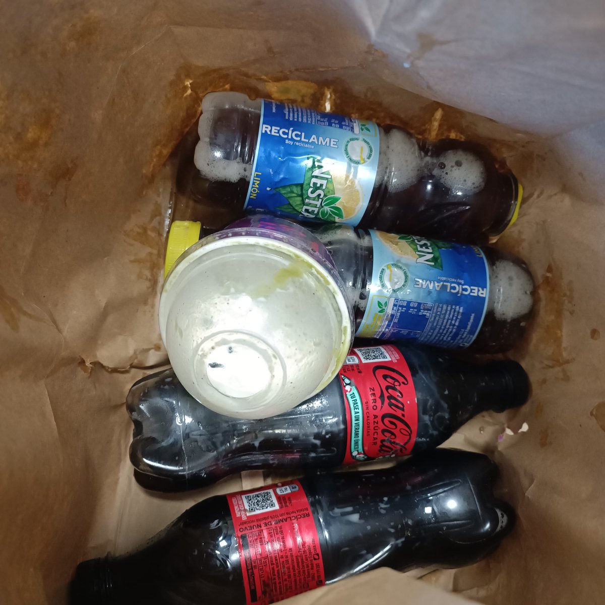 <a href="/FACUA/">FACUA</a> como usuarios y clientes de empresas como <a href="/ubereats_es/">Uber Eats España</a> estamos desprotegidos ante las injusticias de su sistema.

Cuando uno hace un pedido de comida a domicilio, paga de antemano con la expectativa de tener una experiencia satisfactoria, que la comida llegue a tiempo y en