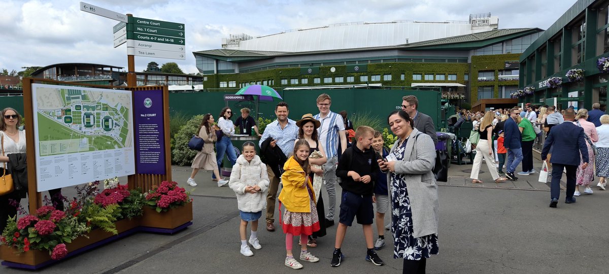 DebbieNeale's tweet image. Great visit to Wimbledon to watch mens' semi finals today with a mixed bunch of @WilsdenPrimary and @tpsbd13 children. Great experience and exemplary behaviour. @FocusTrust1