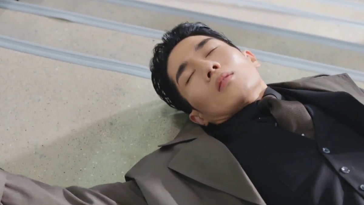 albertiinee's tweet image. cok kdrama izleyen biri deilim o yüzden dizilerde bu tür karakterler coksa cahilligime verin ama jihwan'ın güclü karakterinin ardındaki bu sevimli halleri asırı seyir zevki veriyo bana, bunu #CLOY izlerken hyun bin'de de hissetmistim müqtü 👌
#MySweetMobster 
#albertinedizi