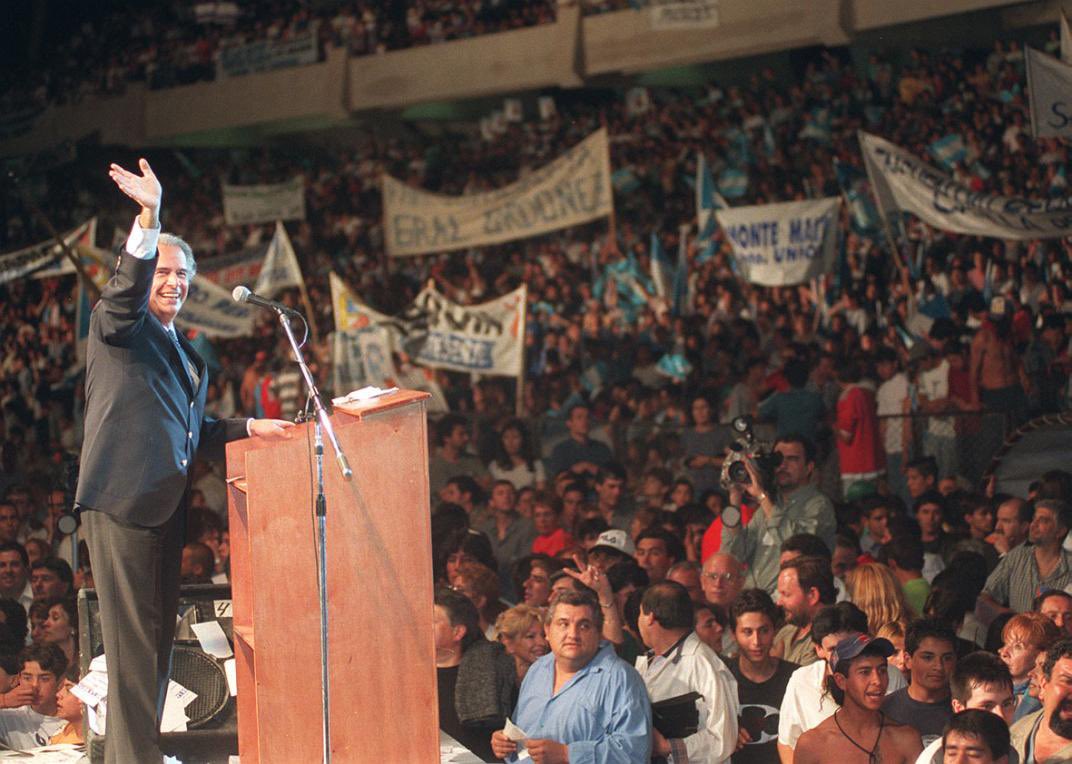 De las muchas cosas que pudimos (y aún hoy podemos) aprender de José Manuel, me gustaría rescatar la perseverancia que tuvo en su vida. Nunca dejar de aprender, de buscar, de intentar. 

Porque cuando el sueño es grande, los obstáculos son solo circunstancias.