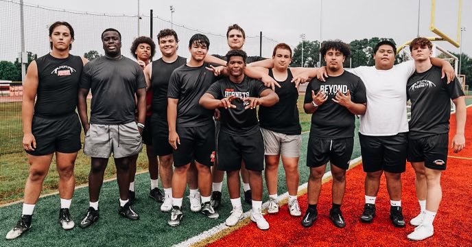 HerndonFtbl's tweet image. Herndon Football 2024. Looking for drivers not passengers. Great time to be a Hornet!  #DMGB #OnePercent