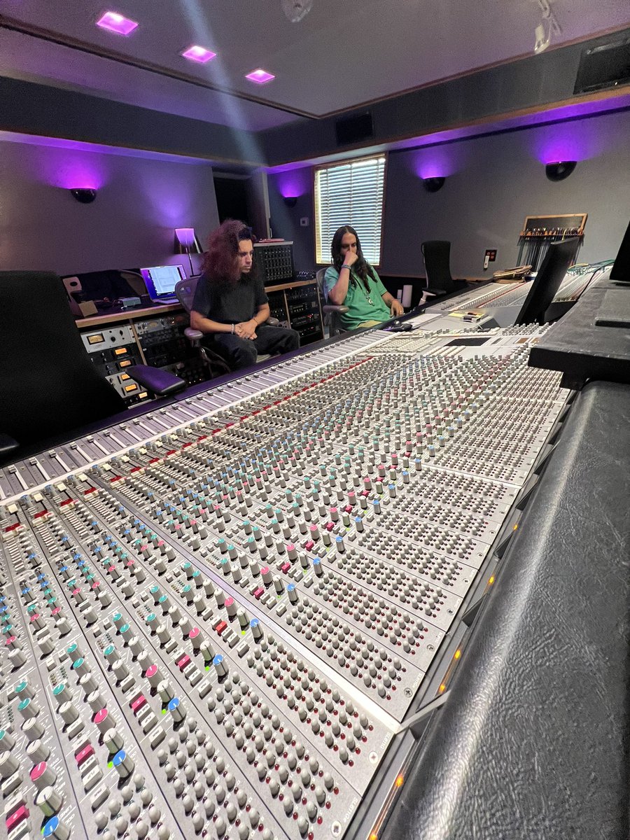 bikinitrill's tweet image. Listening to the album. Almost done. Hitting the finish line can be one of the hardest parts. Album is 90% done ✅ more updates coming soon 👽✌️