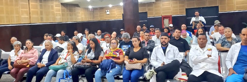 Fenasirtrasalud's tweet photo. En reunión organizativa #Hoy #12Julio  Comando de Campaña @Fenasirtrasalud con nuestro sindicato SUTRASALUD  en Valencia. Apoyo total a nuestro Candidato Presidencial @NicolasMaduro la esperanza está en la calle y @Fenasirtrasalud está movilizada https://t.co/NtDOUL0g2h