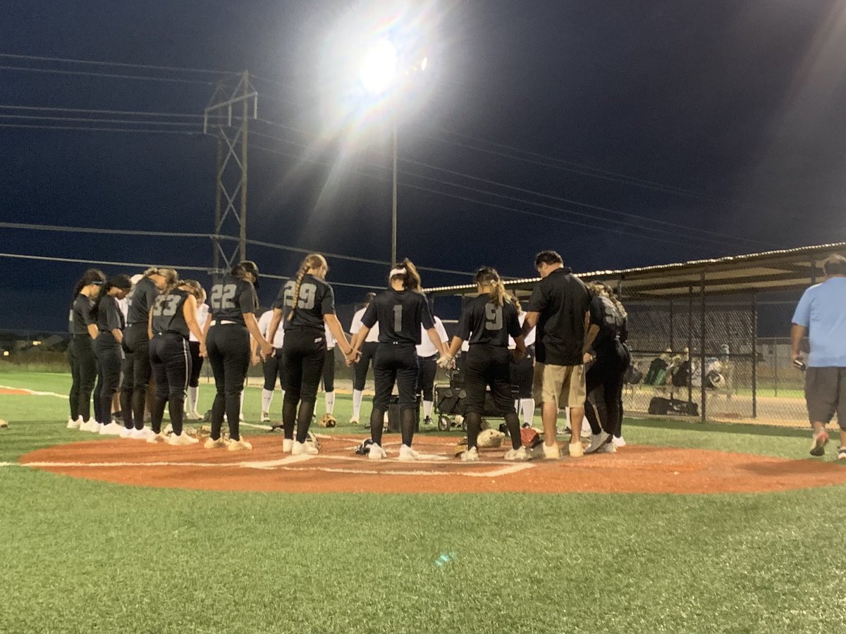 GiannaRicarte's tweet photo. Thank you Coach McNally for this amazing opportunity! #futurewarhawk @McMSoftballteam @SM_Thunder33 @bombersaenz16u @Marion_Bulldogs https://t.co/HieWIh55vx