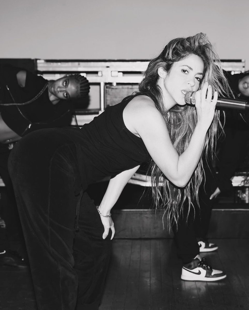 We Love You Shakira 💛 Wolf Cub🐺 tweet media