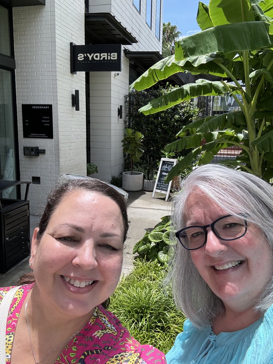 You know what I love about <a href="/ISTEofficial/">ISTE</a> and <a href="/EduGuardian5/">EduGuardians</a>, the connections and friendships you build! Got to see <a href="/confettilexi/">lexi daly</a> in NOLA while I was in town visiting family.