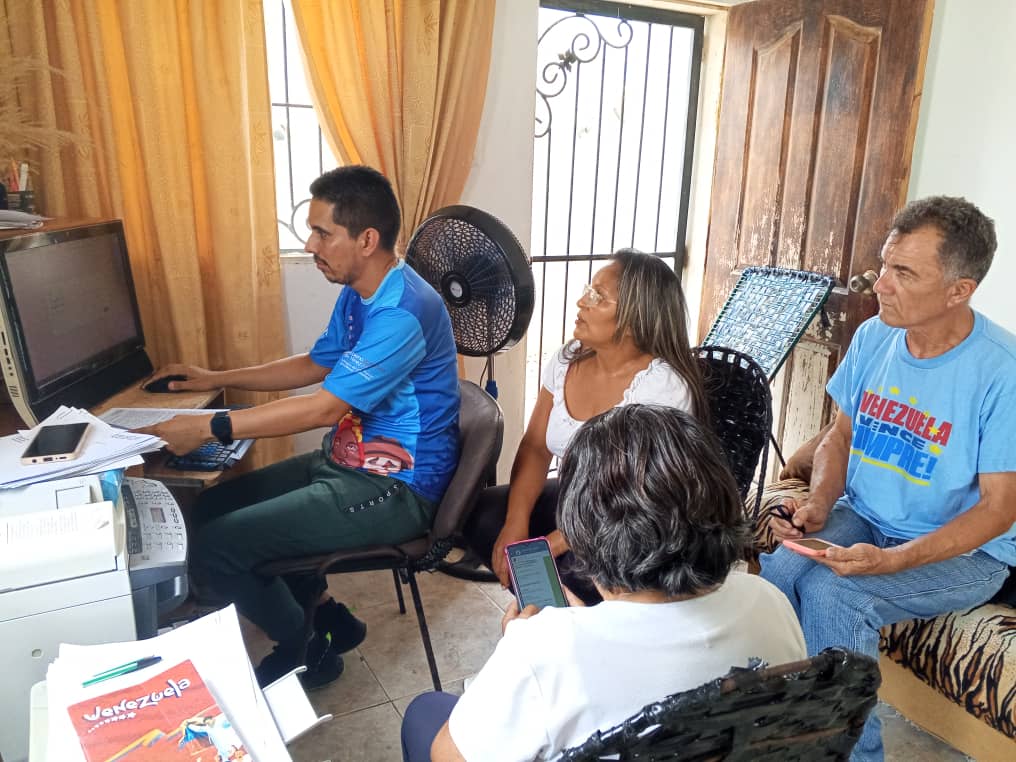 danielasocialis's tweet photo. Desde #Fal50 apoyamos a los Circuitos Comunales en el Proceso de Rendición de Cuentas en el Sistema Sinco, fortaleciendo así la democracia participativa y Protagonica. @NicolasMaduro
@Gabrielasjr
@LaRosaInfoVE https://t.co/ckDBCBF2iS