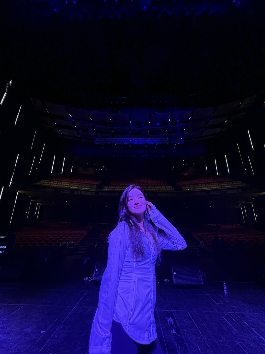 _astralune's tweet photo. i’m only gonna watch on live stream but i’m having mixed emotions. excited, happy, nervous. si oa kala mo naman siya yung magpe-perform. 

kidding aside, good luck on your concert belinda! have fun &amp; enjoy, team live! https://t.co/x4T6Jd3eBD