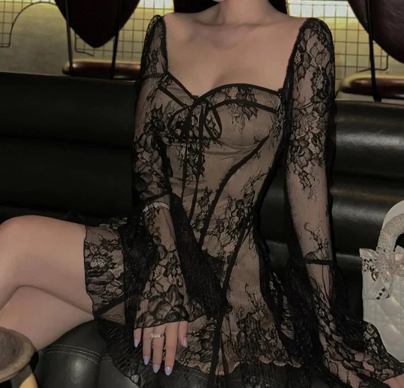bibsziom's tweet photo. dinner outfit 💋(and my face) https://t.co/XIsyyVJspP
