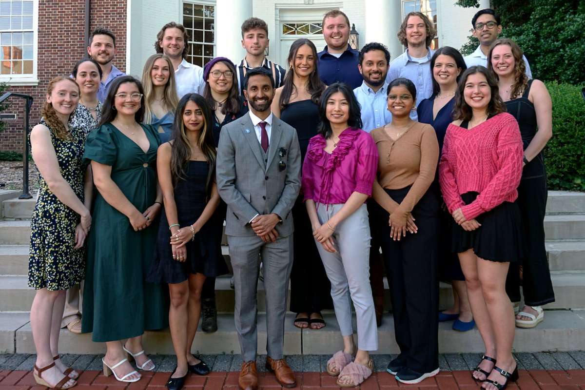 Postdoc candidates: If you're interested in designing symbioses that redefine the phrase "synthetic ecology", &amp; if you don't mind donning formal wear once a year, then apply for a position in our group!
(1/2)