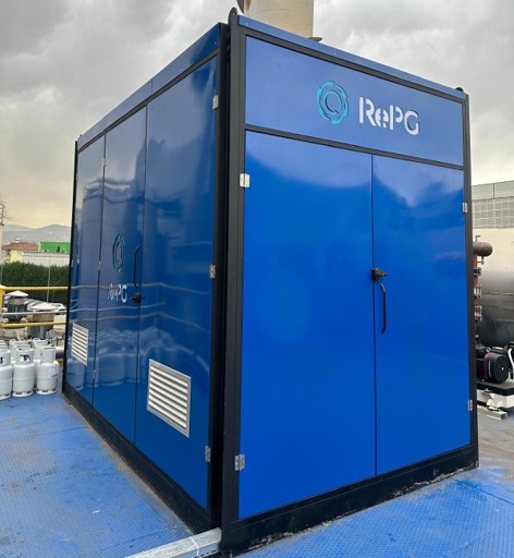 RePGEnergy's tweet photo. 🌟 Success Story: Major Step in Waste Energy Recovery and Electricity Generation in Factories with the Collaboration of Hayat Kimya and RePG! 🌟

#HayatKimya #EnerjiGeriKazanimı #Sürdürülebilirlik #YenilenebilirEnerji #RePG #KarbonEmisyonu https://t.co/O7ApEDbj7u
