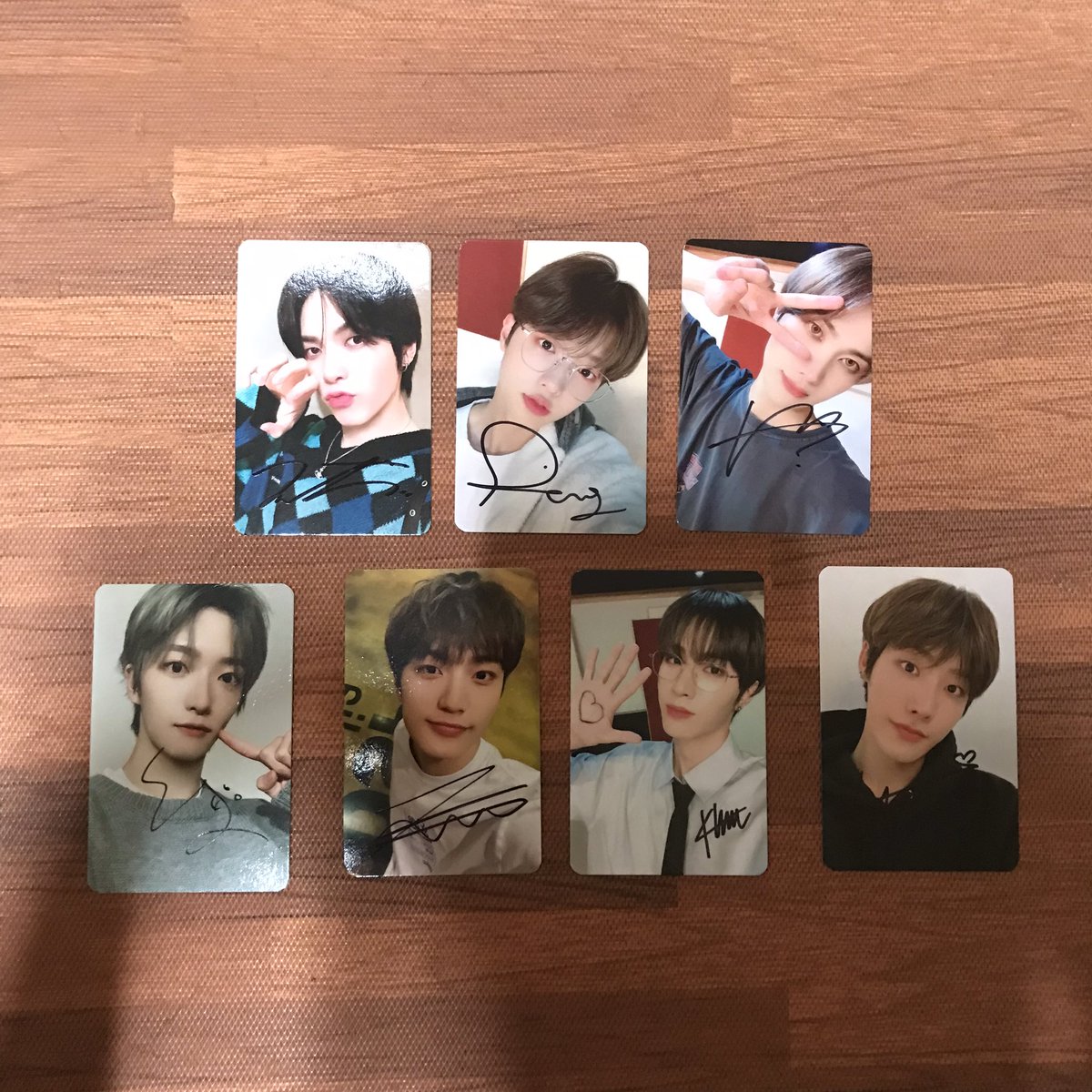 kiyu_26__'s tweet photo. 미래소년 샤인 포카 양도 MIRAE  signed photocards wts

동표 1 남은 0.5
Dongpyo 1 other 0.5

디엠주세요 DM

미래소년 미래 준혁 리안 도현 상민 카엘 동표 유빈 시영 https://t.co/m1oQRtMoiz