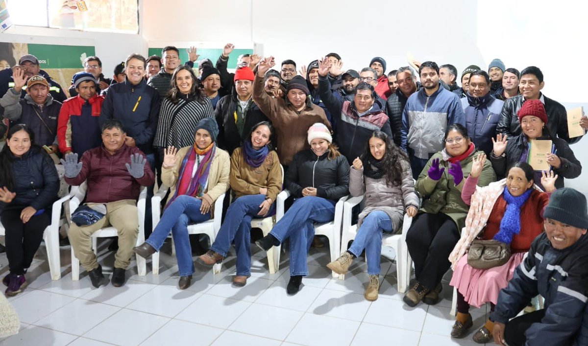 FAOBolivia's tweet photo. 📣#Hoy 

Con entusiasmo, responsabilidad y compromiso por trabajar en favor de la seguridad alimentaria, hídrica y la resiliencia climática, RECEM Valles cerró su ciclo de inauguración operativa en Samaipata, Santa Cruz ✅️🙌 https://t.co/rJXBpbMWZO