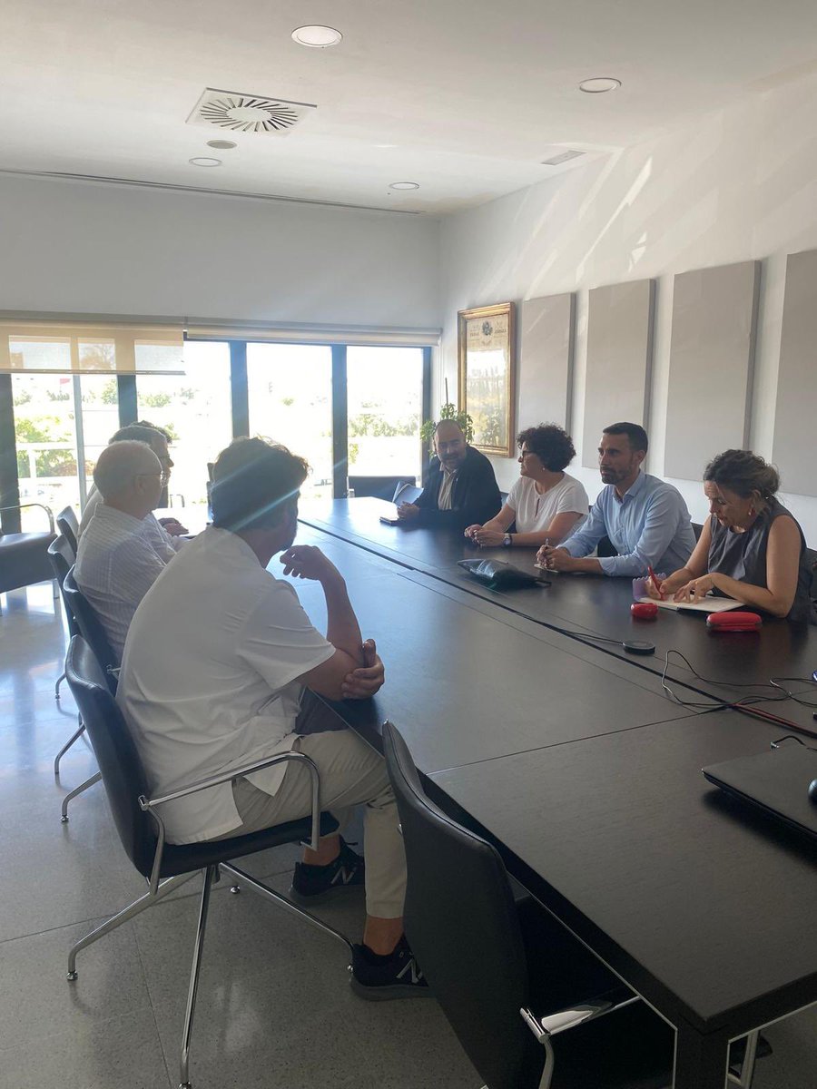 Gràcies a <a href="/HospitalReus/">Hospital Universitari Sant Joan de Reus</a> per la reunió de treball per parlar de les millores que el sector sanitari necessita. Hem anat a la visita amb el regidor de Salut i Esports de Reus, <a href="/khikemartin/">Enrique Martín</a> i els parlamentaris <a href="/ROSA_M_IBARRA/">ROSA MARIA IBARRA /❤️</a> ,<a href="/AlbertoBondesio/">Alberto Bondesio Martínez</a> <a href="/PscSalut/">PSC-Salut</a>