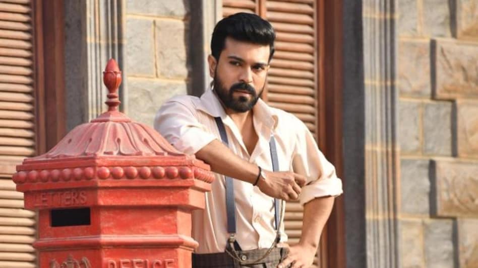 AlienTsunaME's tweet photo. How the fuck on this earth a director pulls the best looks from actors? 
Salam ra babu @ssrajamouli https://t.co/NjARxrsAr4