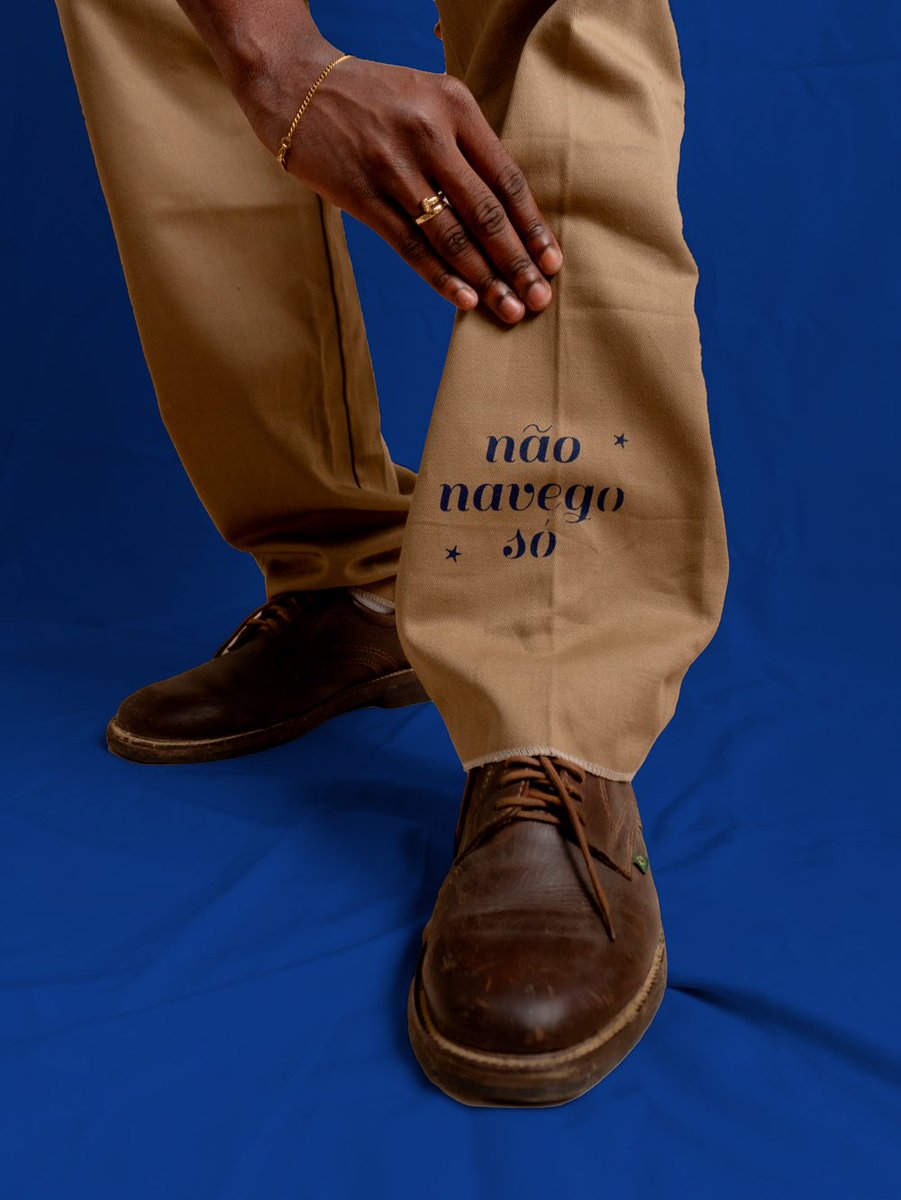 Oie, fiz novamente! Agora com reposição do blusão branco e calça em sarja, tá lindo demais 🥹✍🏿