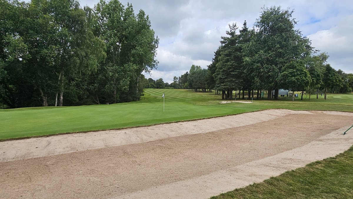 w83mulrooney's tweet photo. Busy week getting the course ready @CandBGolfClub for club Champs this weekend, good luck to everyone that is playing. Greens recovered really well from renovations couple of weeks ago and been great to have the LM551 baroness fairway machine on demo thanks @Huntsrich1. ⛳️ 🏌️‍♀️ https://t.co/BAPsOfH39t