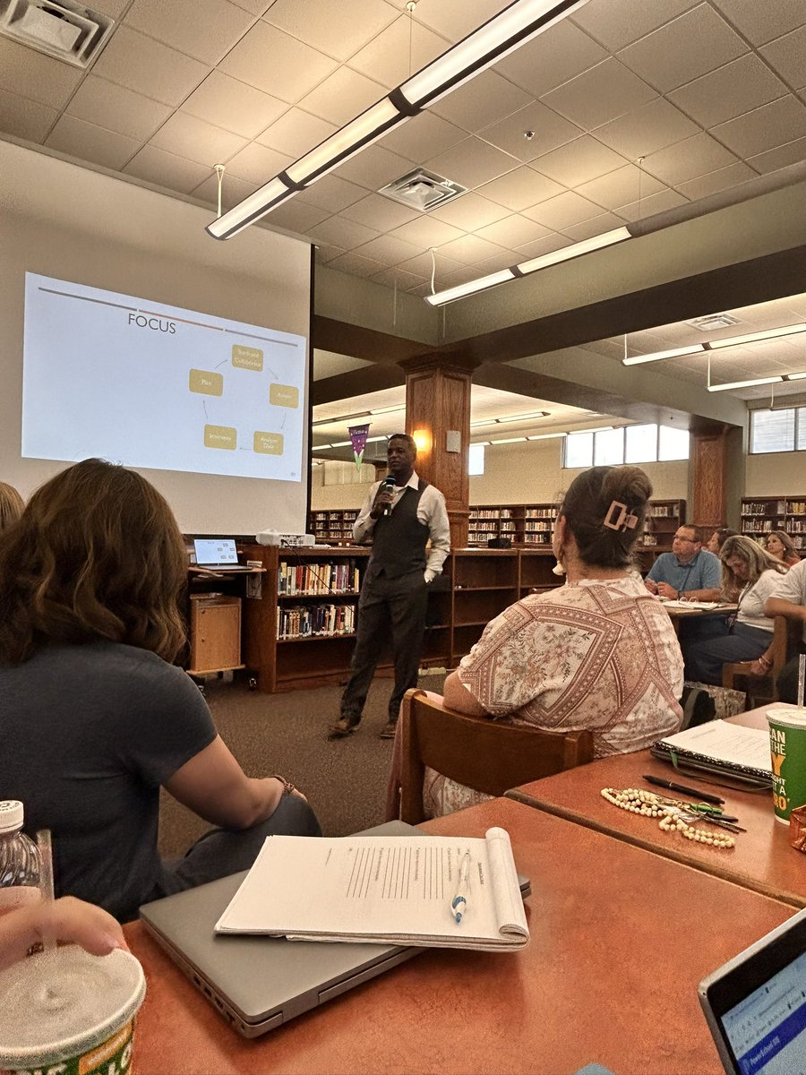 pmjcalexander's tweet photo. What a professional honor it was to learn from @newfrontier21 for the past two days with other educational leaders in @HCDOE_Digital !  We at @fmeswildcats are committed to high levels of learning for ALL students!  #plcright  @eric_langhans @BuddySmith13 https://t.co/T59STwJLNc