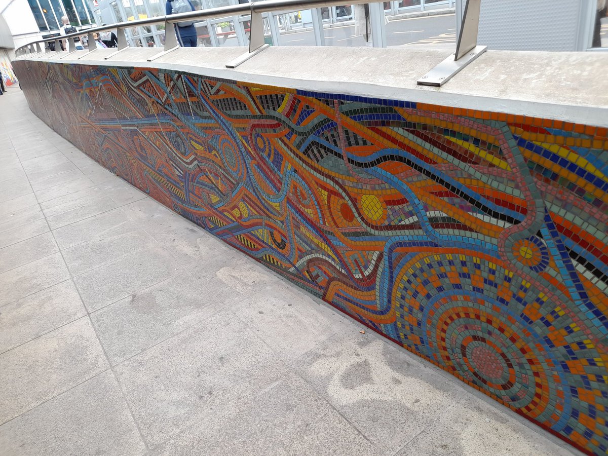 LondonWunderbar's tweet photo. I'm a big fan of the London Bridge Station #mosaic. #LoveLondon https://t.co/STnZgzvXDf