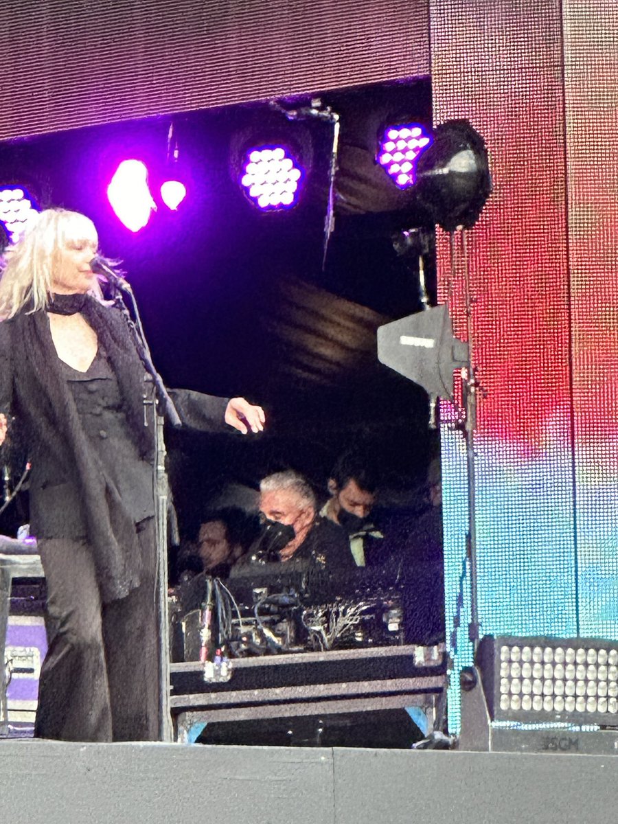 hsdaily's tweet image. Harry at the side of the stage during Stevie Nick’s show at BST Hyde Park - July 12 (via @urdelicatepov)