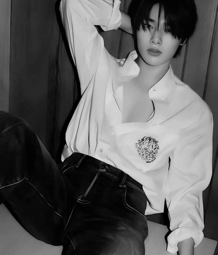 ___minte's tweet photo. Upsi | #Jeonglix OS 🔞 

Felix tenía que exponer para poder pasar la materia, pero tuvo un inconveniente; vaya buena consecuencia que trajo

—Gemís más bien que mi novia. https://t.co/4VH0PCioOk