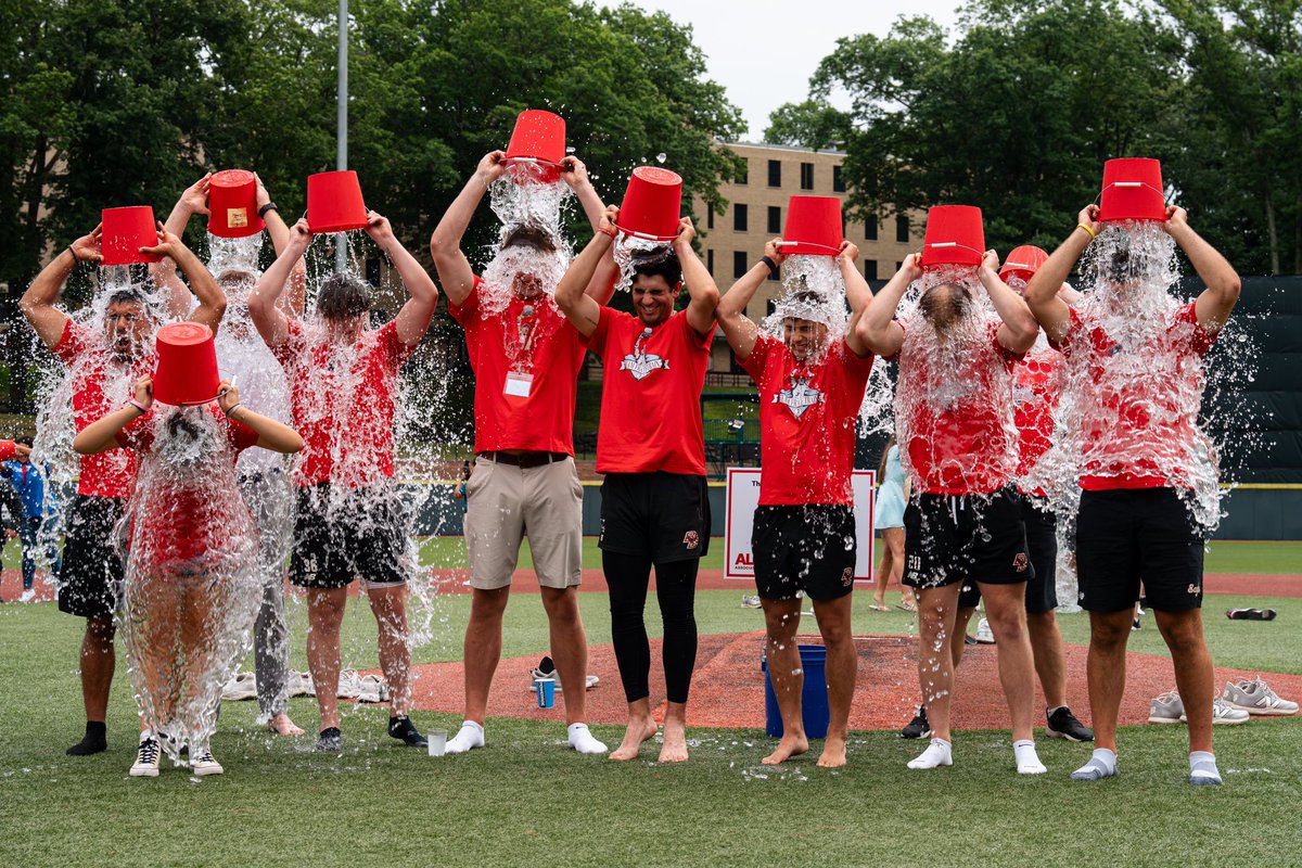 BCBirdBall's tweet image. 10 years of the ALS #IceBucketChallenge ❤️3️⃣

Special thanks to Nancy Frates for delivering the keynote address at today’s annual @ALSAssociation CEO Soak, and honored to participate 🙌🦅 

#kALS